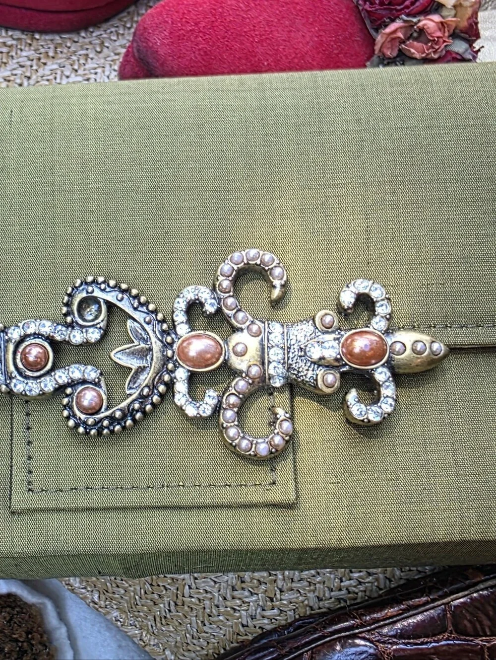 Vintage-Inspired Olive Green Clutch with Decorative Brooch